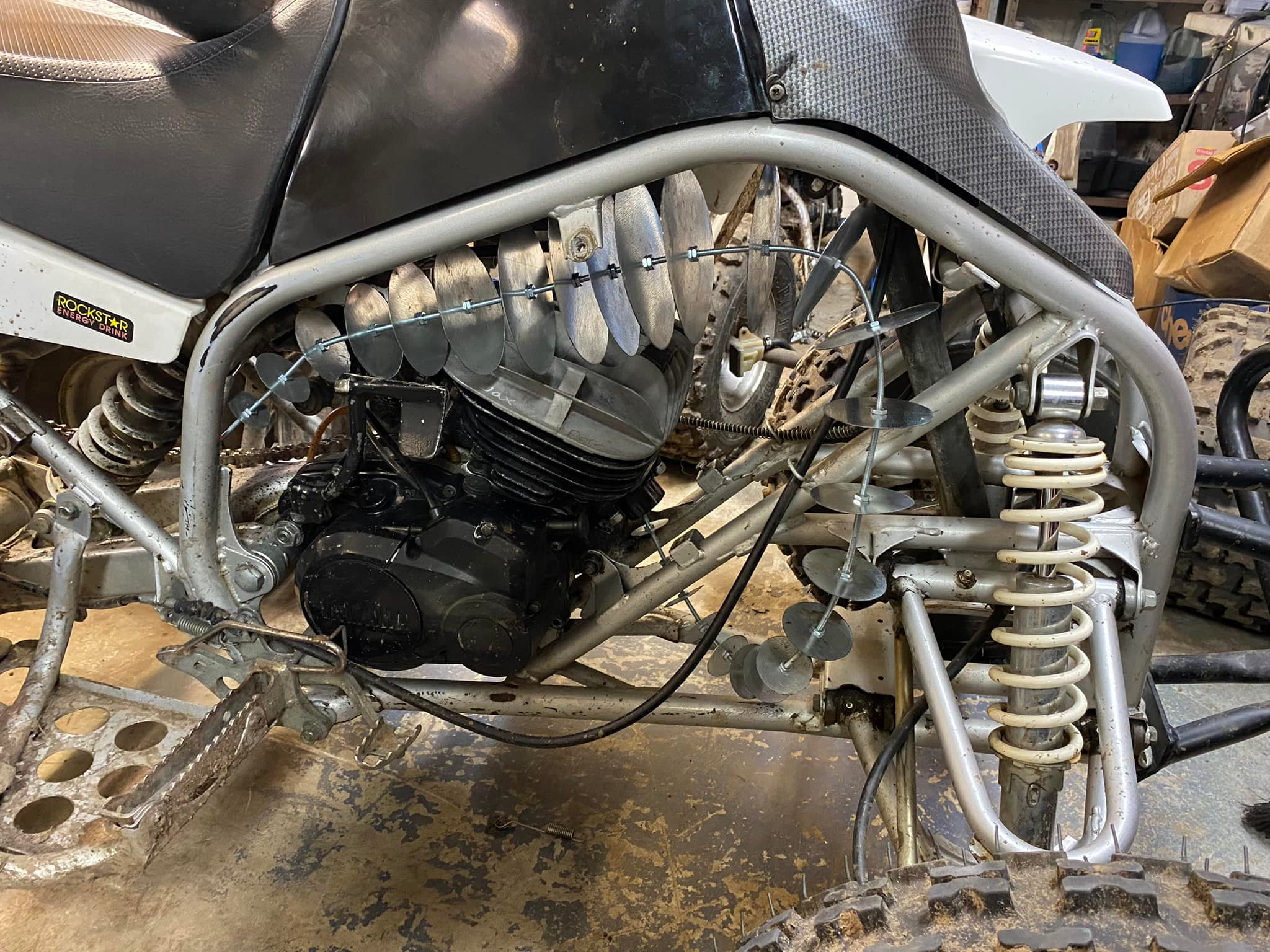 Engine with discs